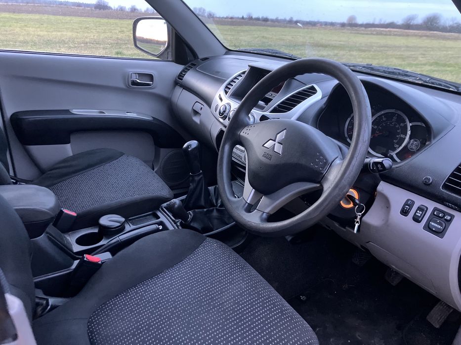 2010r Mitshubishi L200 2.5 diesel 4x4 -Anglik