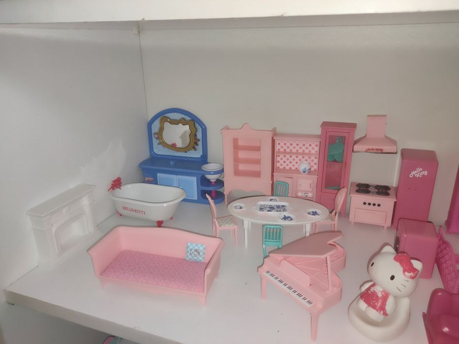 Mobilia de Casa de bonecas hello Kitty e/ou mobília da casa