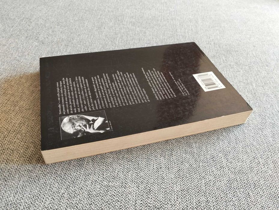 Livro "Ferro-velho" de Anthony Burgess