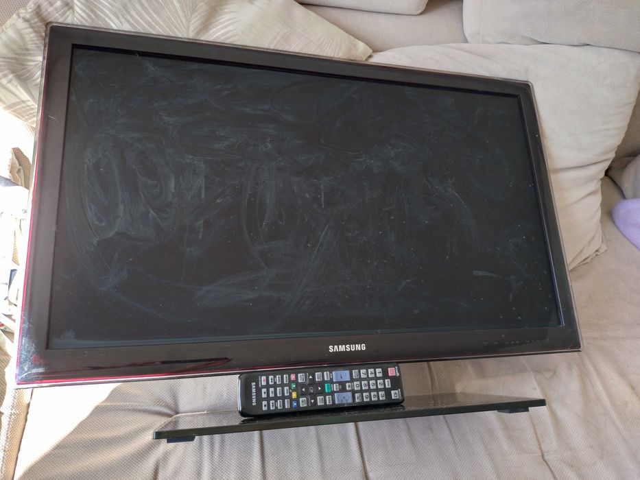 Telewizor Samsung UE32D5500 uszkodzony
