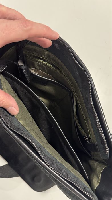 Mala de homem tiracolo cor preta marca Discovery