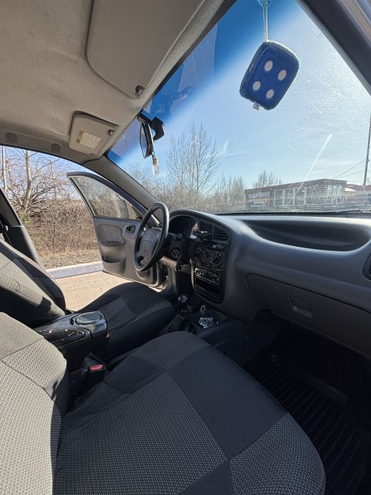 Продам авто lanos 1.6 SX поляк