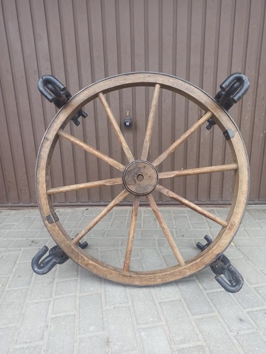 Stół,koło od wozu drabiniastego średnica ok 90 cm