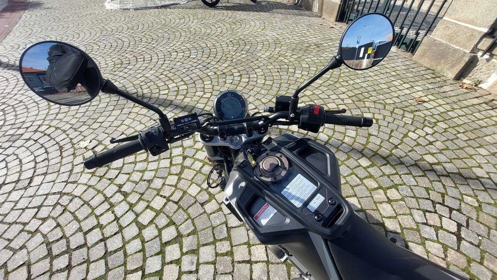 Vende-se Husqvarna Svartpilen 401