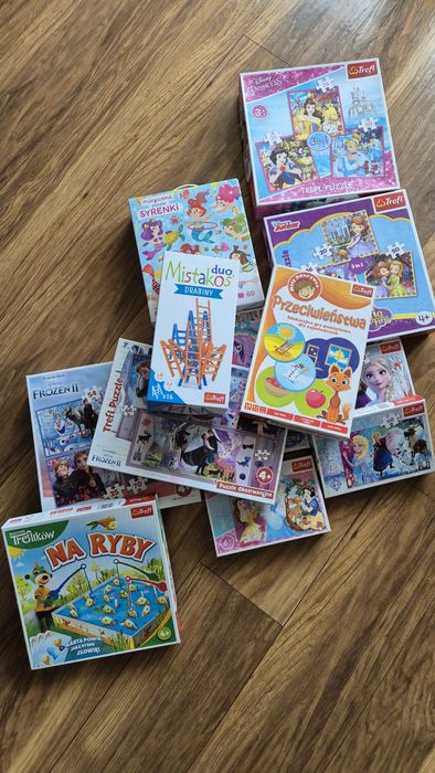 Zestaw gier i puzzli