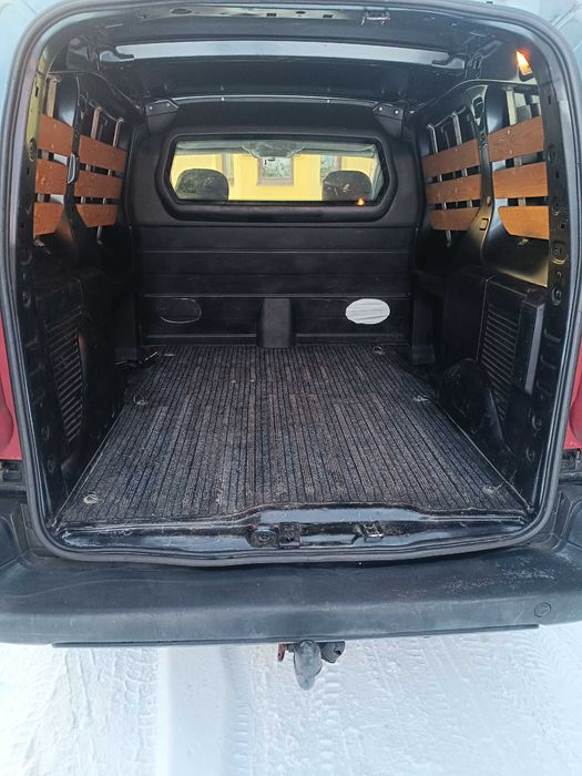 Peugeot Partner 1,6 HDI 2010 r cieżarowy opłacony hak