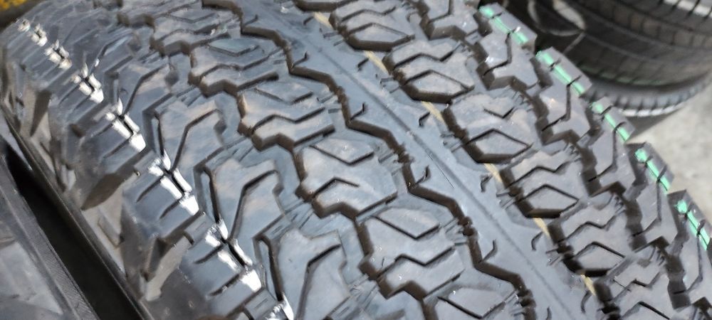 Pneus 265/70/16 Goodyear usados