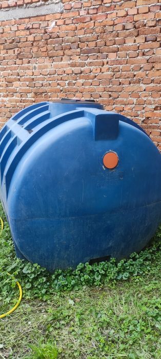 Резервуар для води  3000л ( 3 куба)