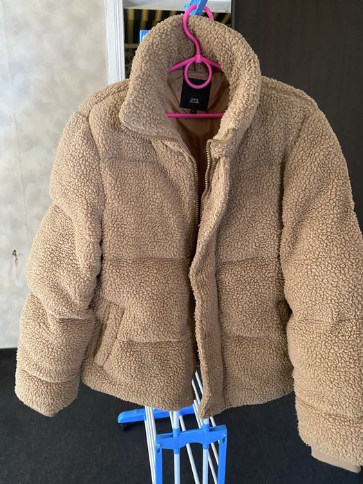 Зимнюю куртку River Island