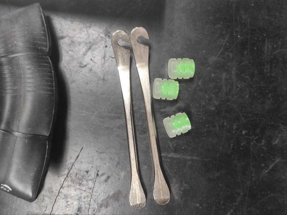 Набір- камери 10х2.0 для самоката, каляски... з ключами.