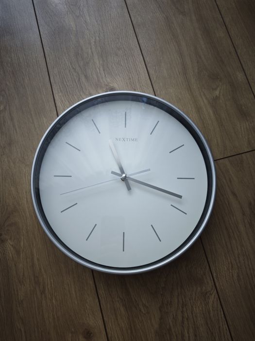 Zegar ścienny Nextime srebrny