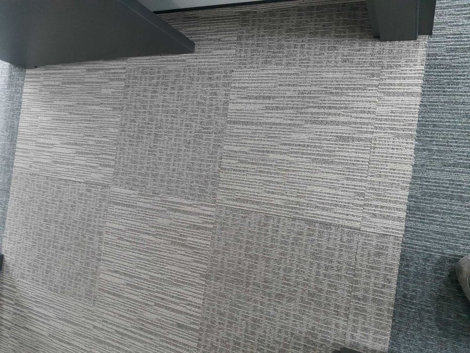 Wykładzina dywanowa 50x50 w bardzo dobrym stanie