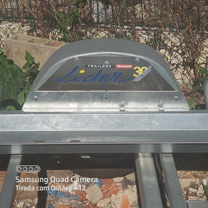 Vendo reboque para motas