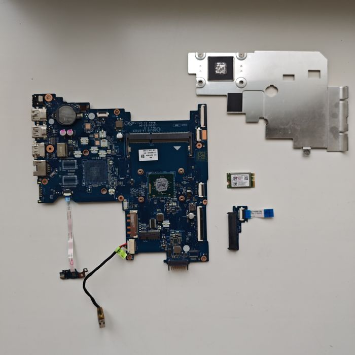 Ноутбук hp 15-ay080ur/250 g5/255 g5