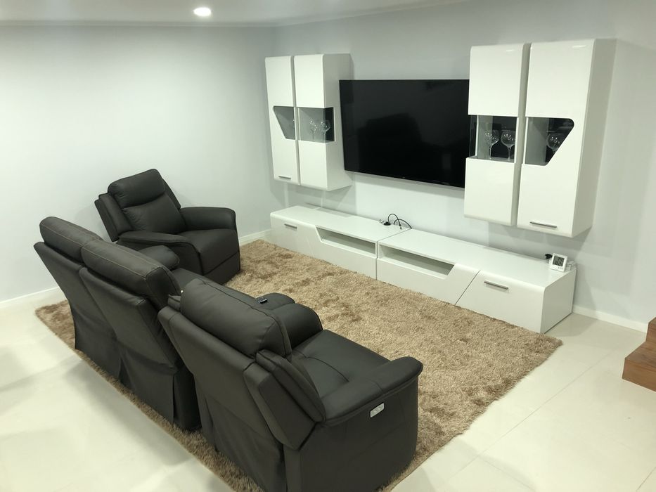 Arrendar Quarto Solteira em Moradia T3, com acesso à casa toda.