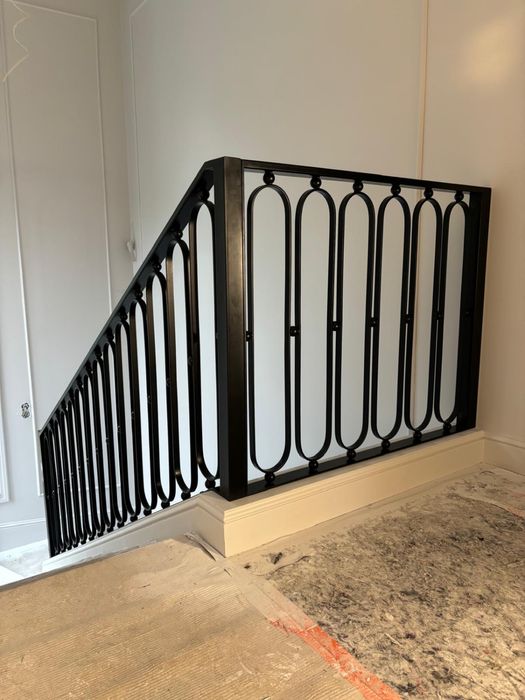 Balustrady metalowe wewnętrzne i zewnętrzne