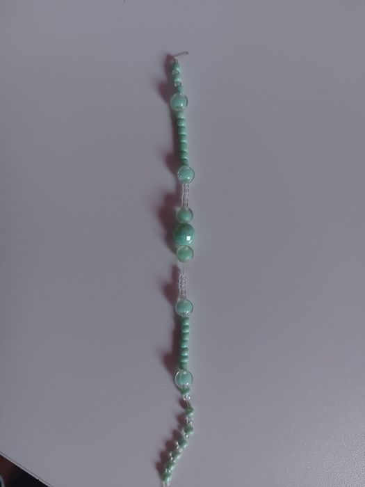 wisiorki z koralików bez przypięcia 4 szt.