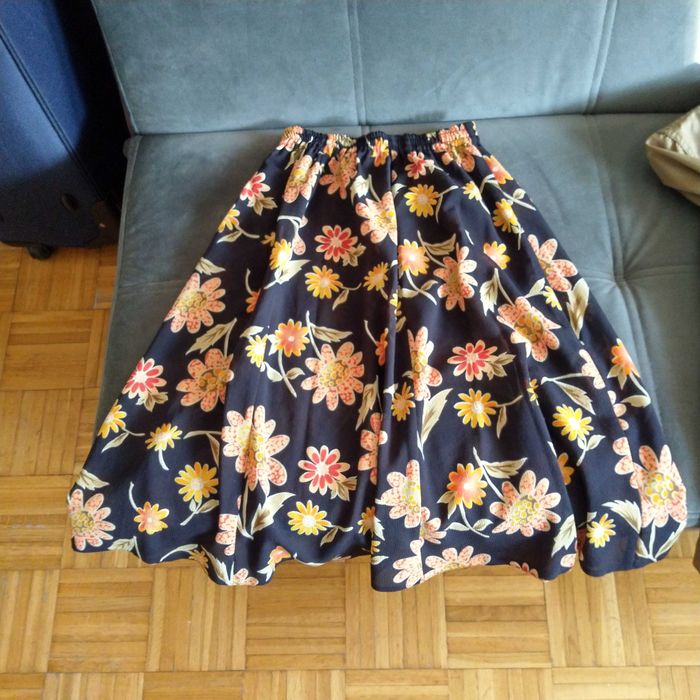 Spódnica w kwiaty s/m