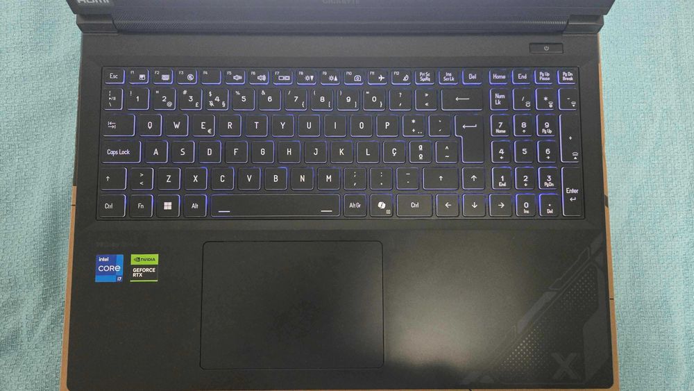 Portatil Gaming Gigabyte G6X