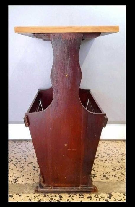 Mesa de Apoio c/ Porta-Revistas