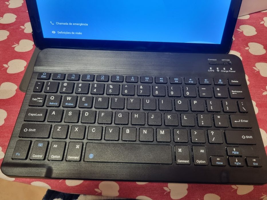 Tablet with Keyboard440566477488793601