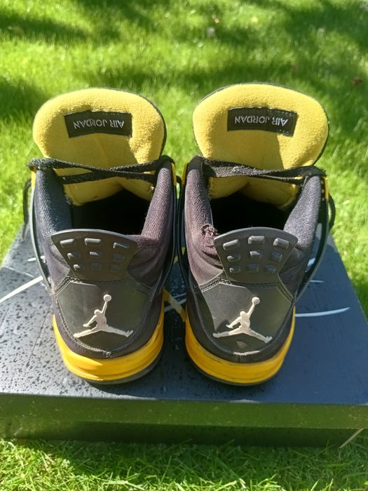Air Jordan 4 Retro "Thunder"