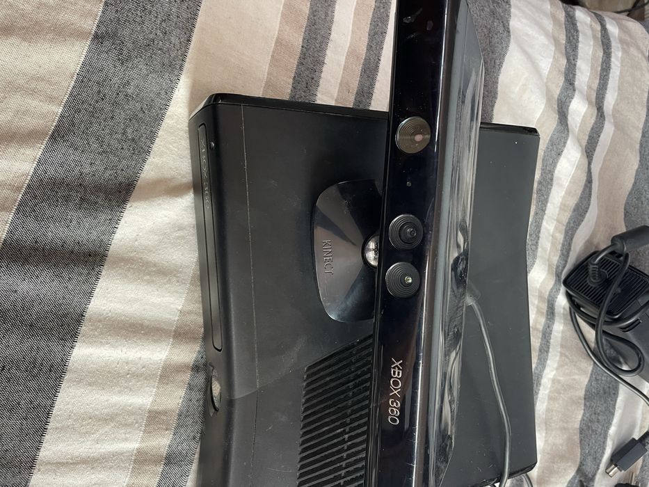 XBox 360 + comando + Kinect