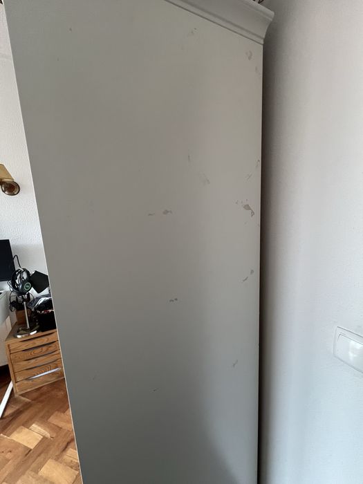 Roupeiro madeira 2 portas e 2 gavetas