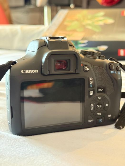 Máquina Cânon 2000d - 2 lentes