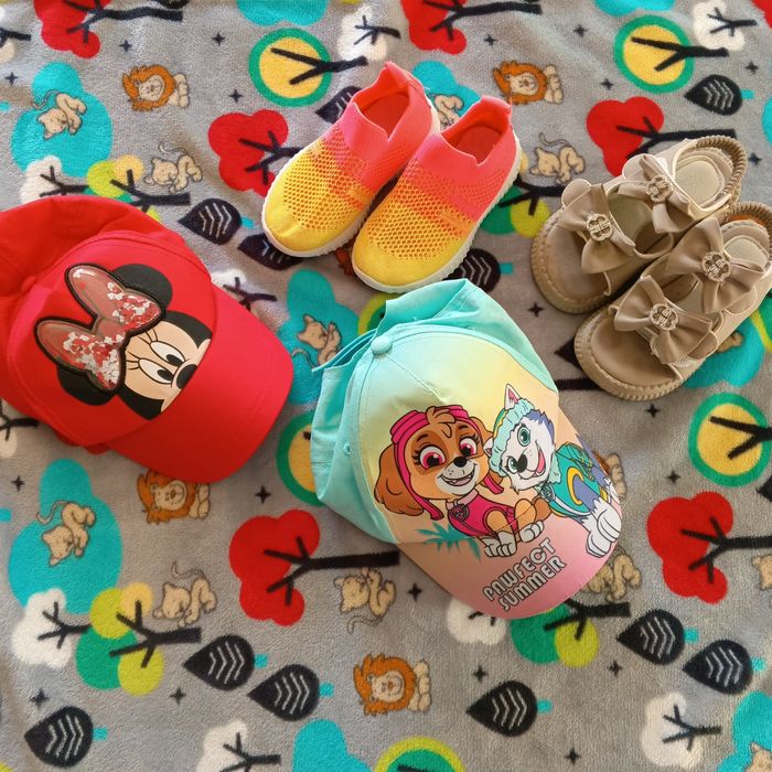 Речі на дівчинку