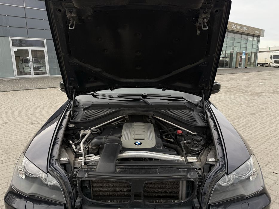 Продам BMW X5 e70 M57