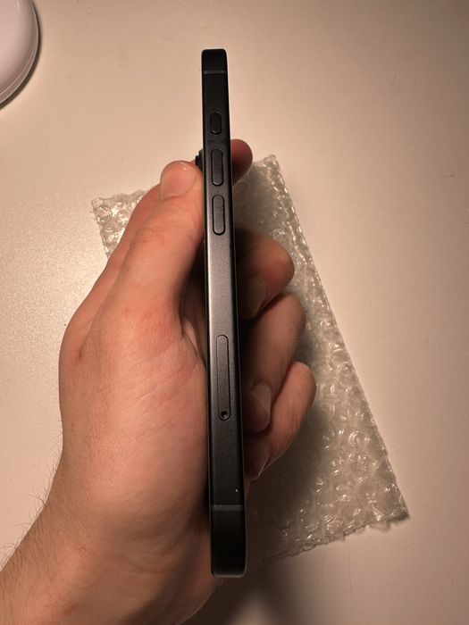 Iphone 16 black icloud 95%
