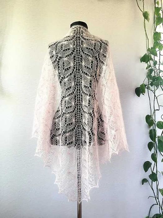 Ніжно-рожева шаль з кід мохеру на шовкові