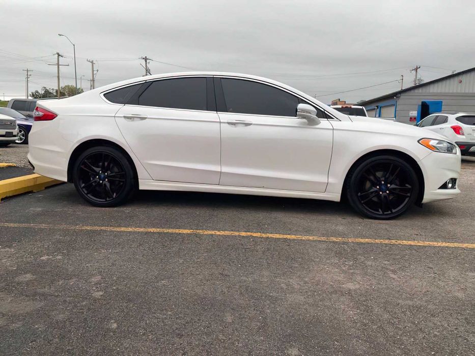 Ford Fusion Titanium      2016