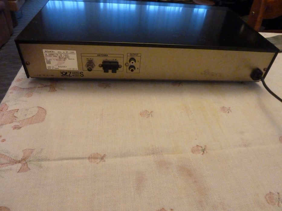 Tuner cyfrowy radio FM/AM SONY model ST-J300 plus kable