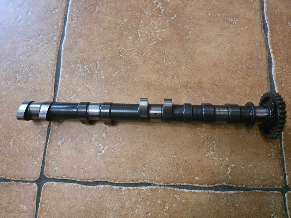 Wałek Głowicy Kawasaki ZX10R Silnik Walek ROZRZADU SSACY WYDECHOWY 2004-2005 B1 Głowica zx10 r Części zx10 wał ZX10R skrzynia biegów Kawasaki zx10r
