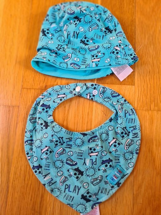 Zestaw Czapka i śliniak nowy 74-80