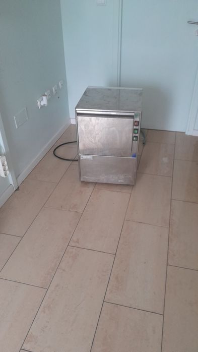 maquina de lavar chávenas