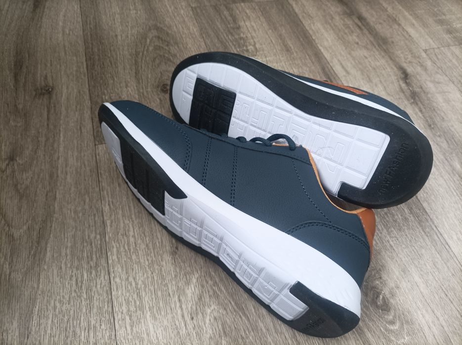 Кроссовки 42 размер