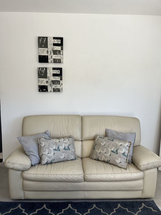 Sofás em pele bege