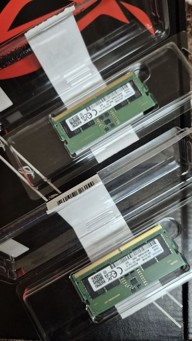 Модулі оперативної пам'яті Samsung SO-DIMM DDR5 4800 МГц.