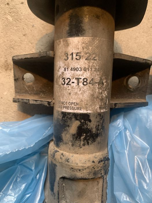 Передній амортизатор Volkswagen Amarok 2005-2012 р.