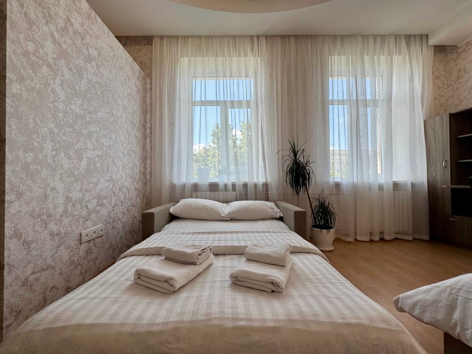 ApartPoltava Світлі 3-кімнатні апартаменти, ЦЕНТРА МІСТА ,КВЕД 5510