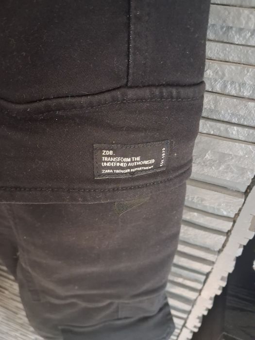 Czarne bojówki zara 164
