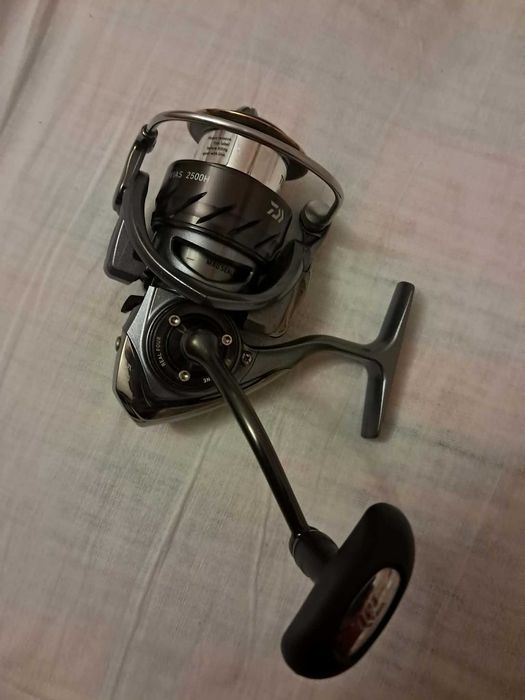 Kołowrotek daiwa luvias 2500H
