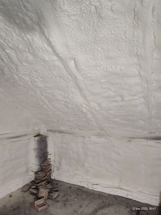 Ocieplanie pianą PUR, izolacje natryskowe pianką PUR