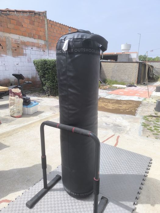 Saco de boxe 50 + luvas + ligaduras + bola de reflexos