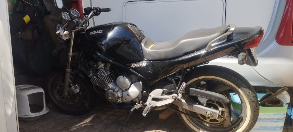 Moto Yamaha XJ600N