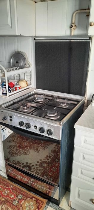 Продам Газовую печь Indesit