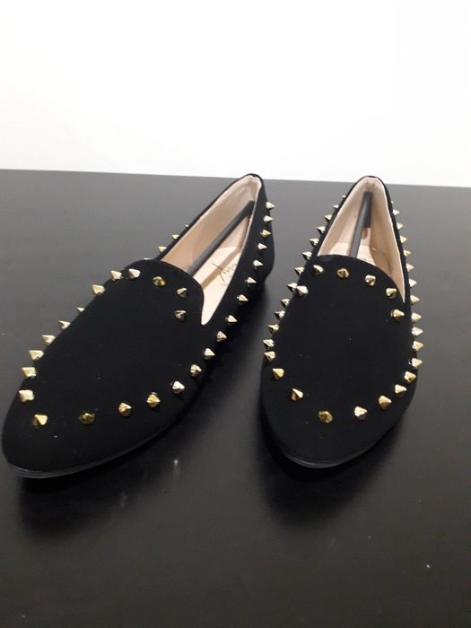 Bonitos sapatos de senhora rasos
